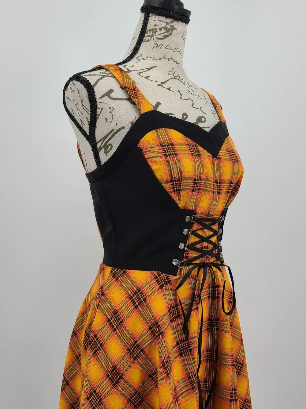 Unique Vintage's Orchid Bloom Plaid Corset Bodice Dress Size 6 Unique Vintage's Orchid Bloom Plaid Corset Bodice Dress Size 6